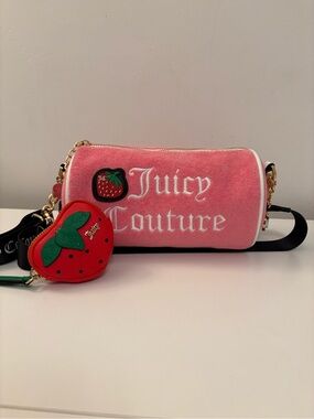 Juicy Couture 🍓NWOT🍓Pink Barrel Crossbody Bag with Strawberry Charm Pouch